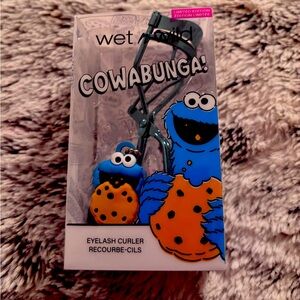 Wet n wild Sesame Street Collection Eyelash Curler